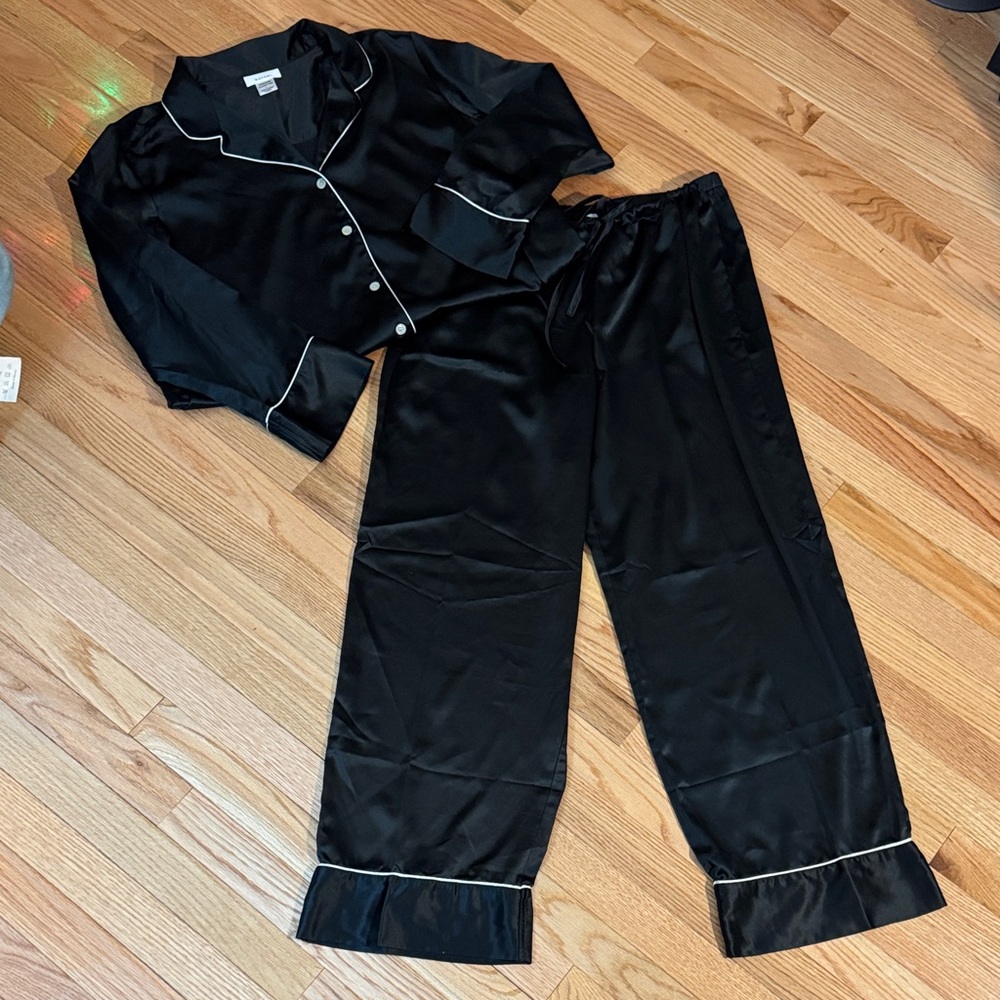 Natori pajama set